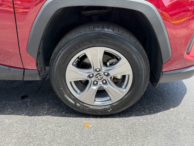 Used 2025 Toyota RAV4 XLE AWD/4WD image 19