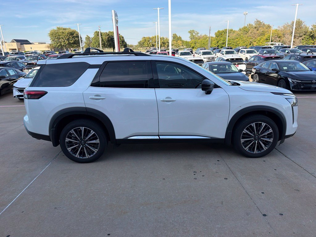 Used 2026 Nissan Pathfinder Platinum w/ Cargo Package AWD/4WD image 6