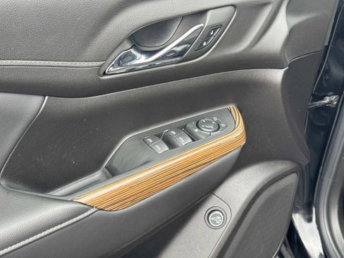 Used 2023 GMC Acadia SLE w/ Driver Convenience Package image 27