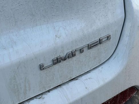 Used 2024 Jeep Compass Limited image 10