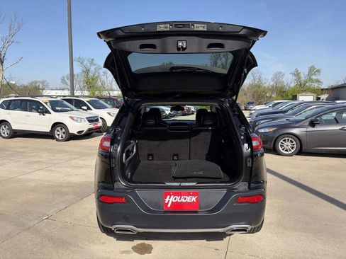 Used 2016 Jeep Cherokee Limited AWD/4WD image 22