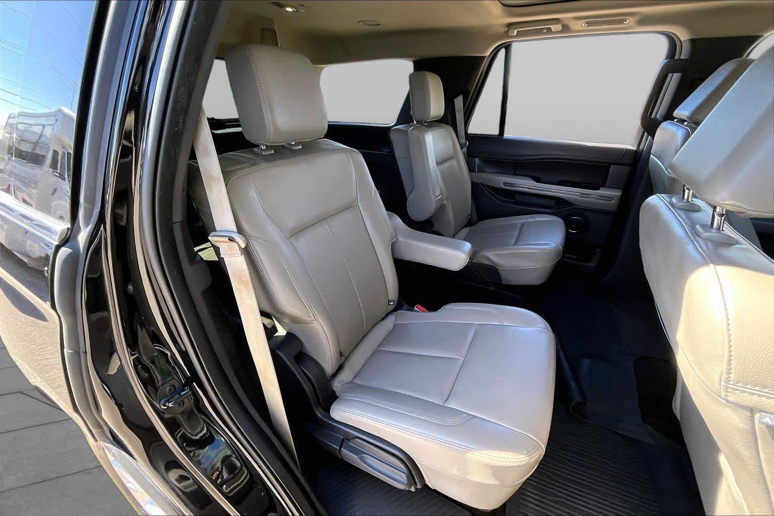 Used 2021 Ford Expedition XLT AWD/4WD image 19