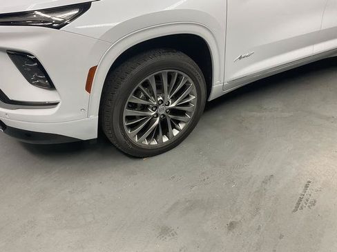 New 2026 Buick Enclave Avenir w/ Super Cruise Package FWD image 6