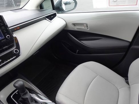 Certified 2022 Toyota Corolla LE FWD image 25