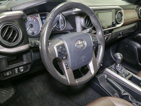 Used 2017 Toyota Tacoma Limited image 24