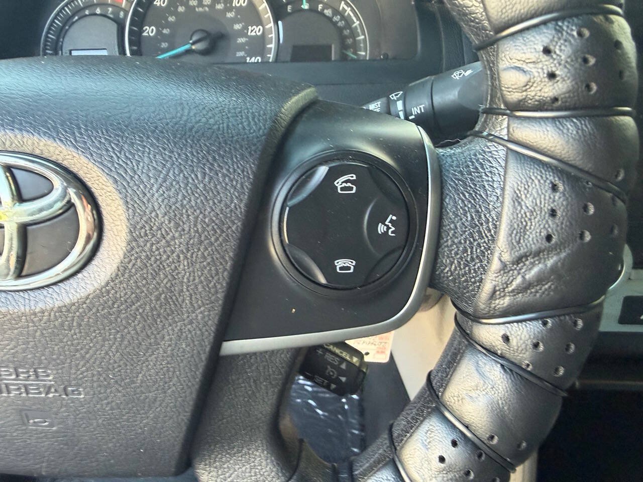 Used 2014 Toyota Camry LE FWD image 23