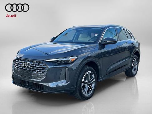 Used 2025 Audi Q5 Premium Plus w/ Premium Plus AWD/4WD image 3