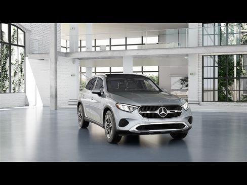 Certified 2026 Mercedes-Benz GLC 300 4MATIC image 4
