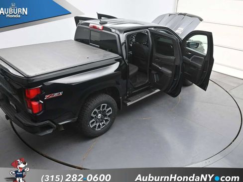 Used 2023 Chevrolet Colorado Z71 w/ Z71 Convenience Package 2 AWD/4WD image 37