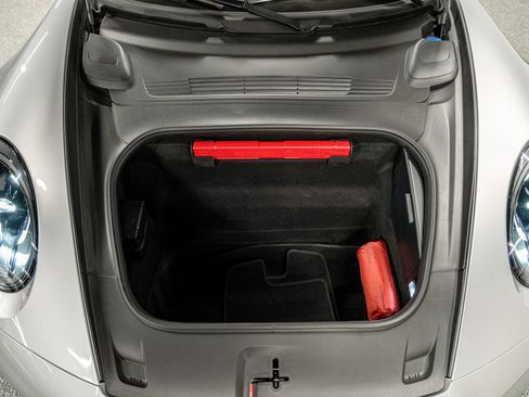 Used 2025 Porsche 911 Carrera image 18