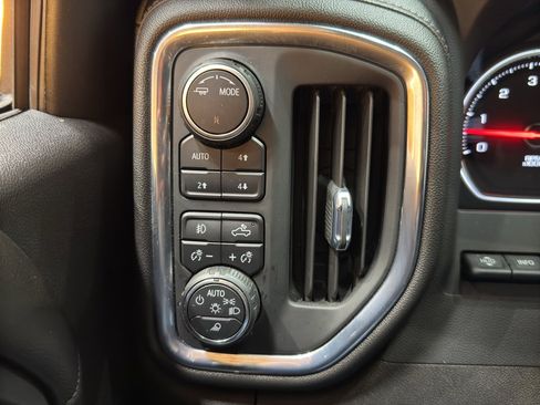 Certified 2022 Chevrolet Silverado 1500 High Country w/ Technology Package image 34