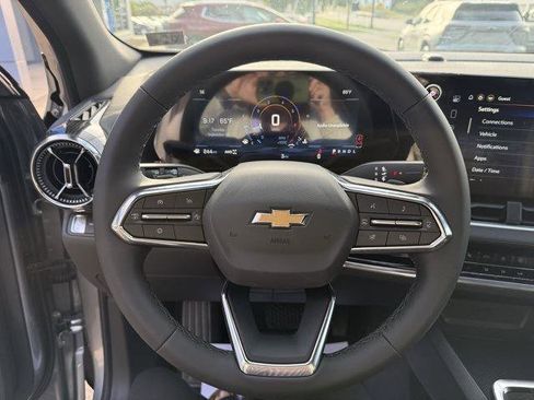 New 2026 Chevrolet Equinox LT w/ Convenience Package II image 9