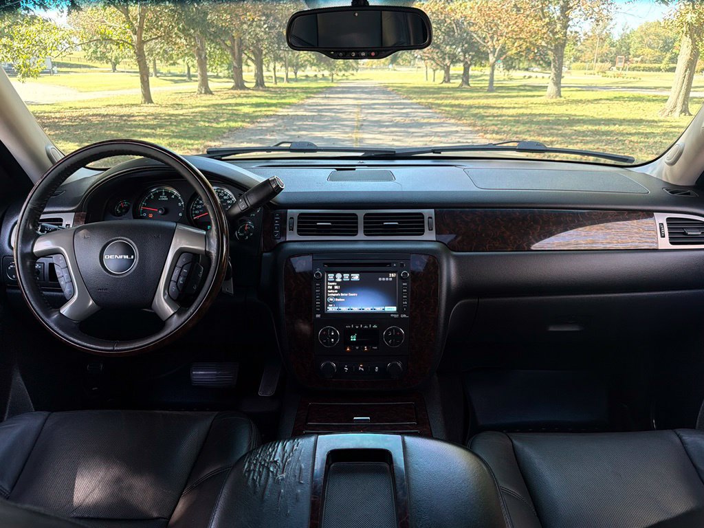 Used 2013 GMC Yukon Denali AWD/4WD image 9