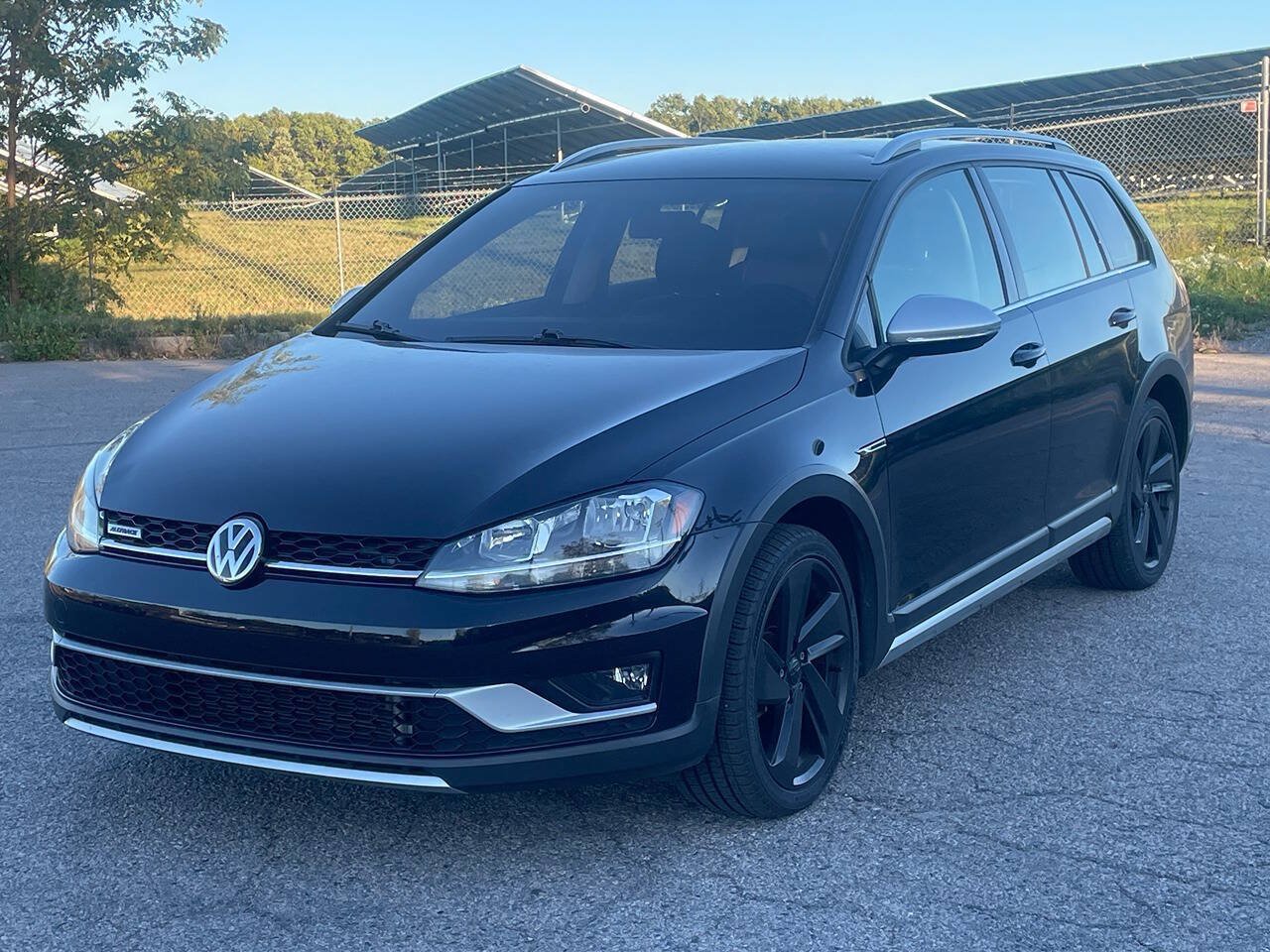 Used 2019 Volkswagen Golf Alltrack S AWD/4WD image 1