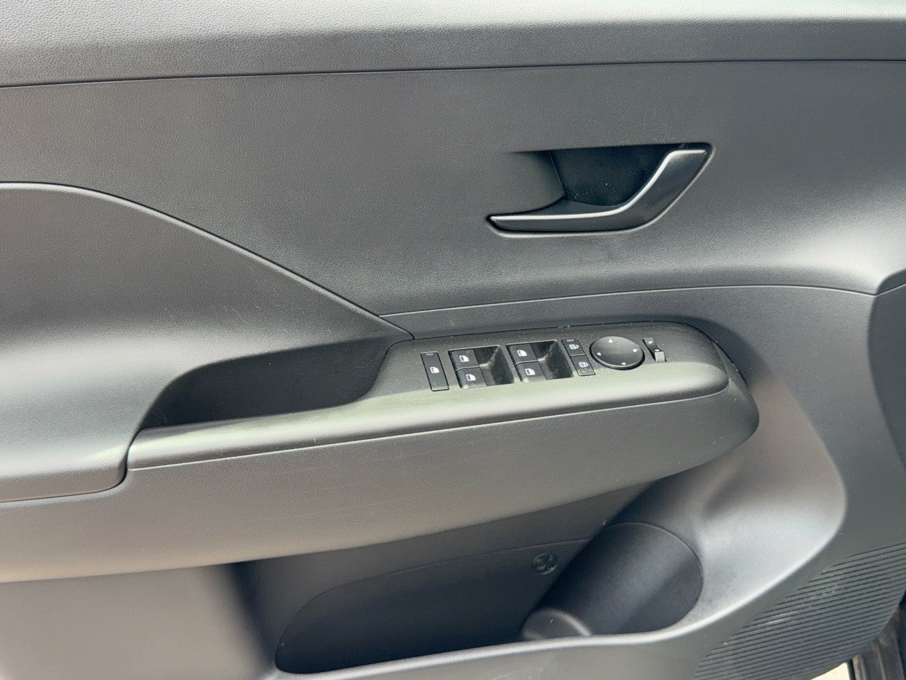 Used 2025 Hyundai Kona SEL FWD image 14