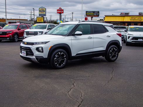 Used 2023 Chevrolet TrailBlazer LT image 3
