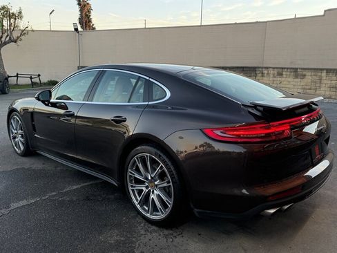 Used 2018 Porsche Panamera 4S image 10