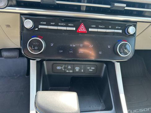 Certified 2025 Hyundai Tucson SEL AWD/4WD image 14