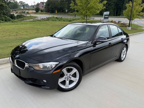 Used 2015 BMW 328i xDrive Sedan AWD/4WD image 2