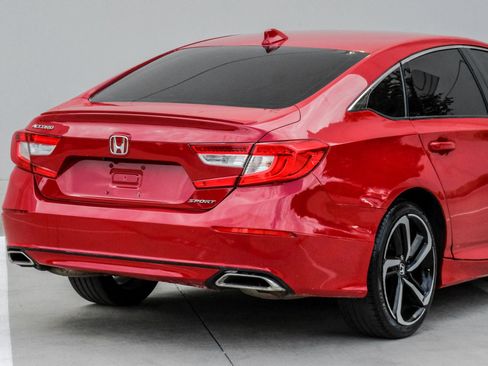 Used 2019 Honda Accord Sport image 5