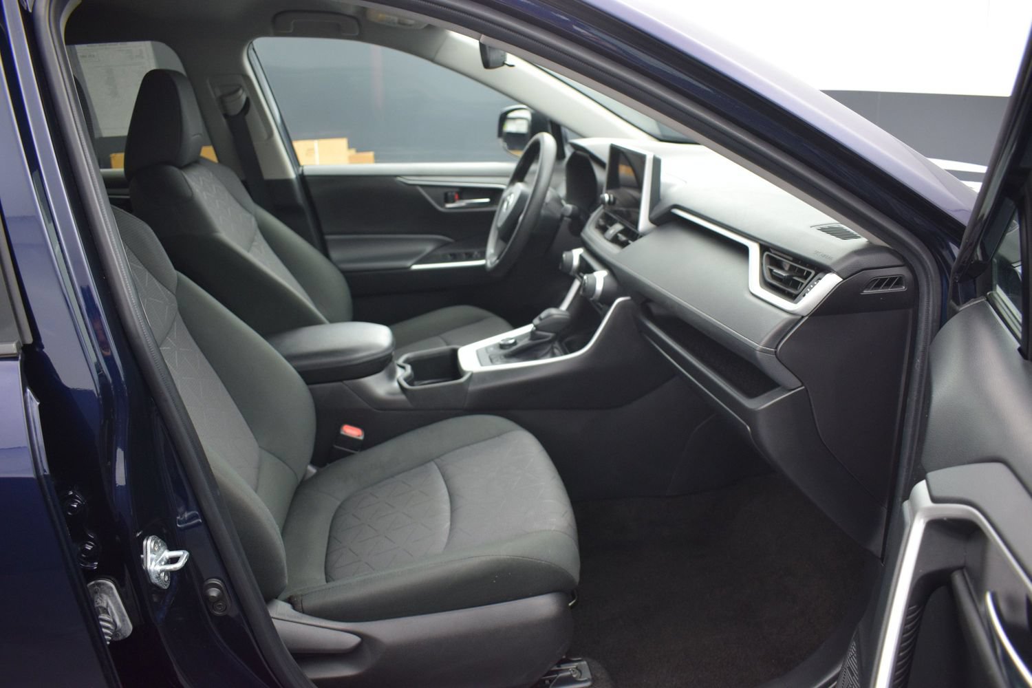 Used 2024 Toyota RAV4 XLE AWD/4WD image 10