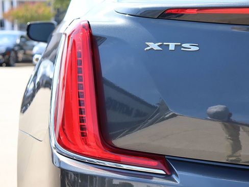 Used 2019 Cadillac XTS Luxury image 12