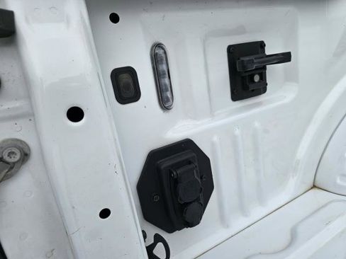 Used 2023 Ford F350 Lariat image 32