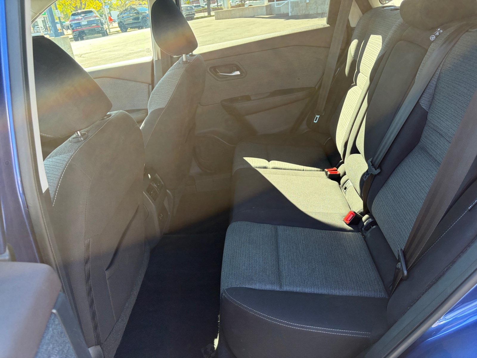 Used 2022 Nissan Rogue SV AWD/4WD image 17