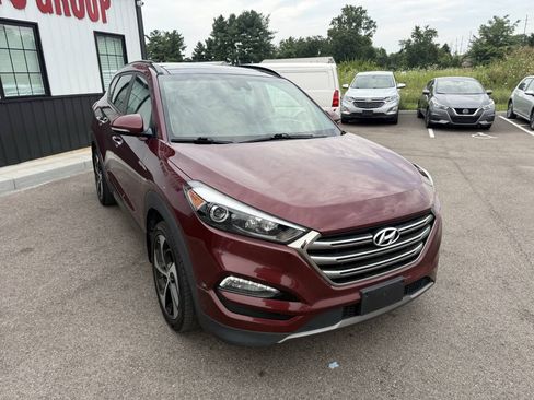Used 2016 Hyundai Tucson Limited w/ Option Group 03 FWD image 4