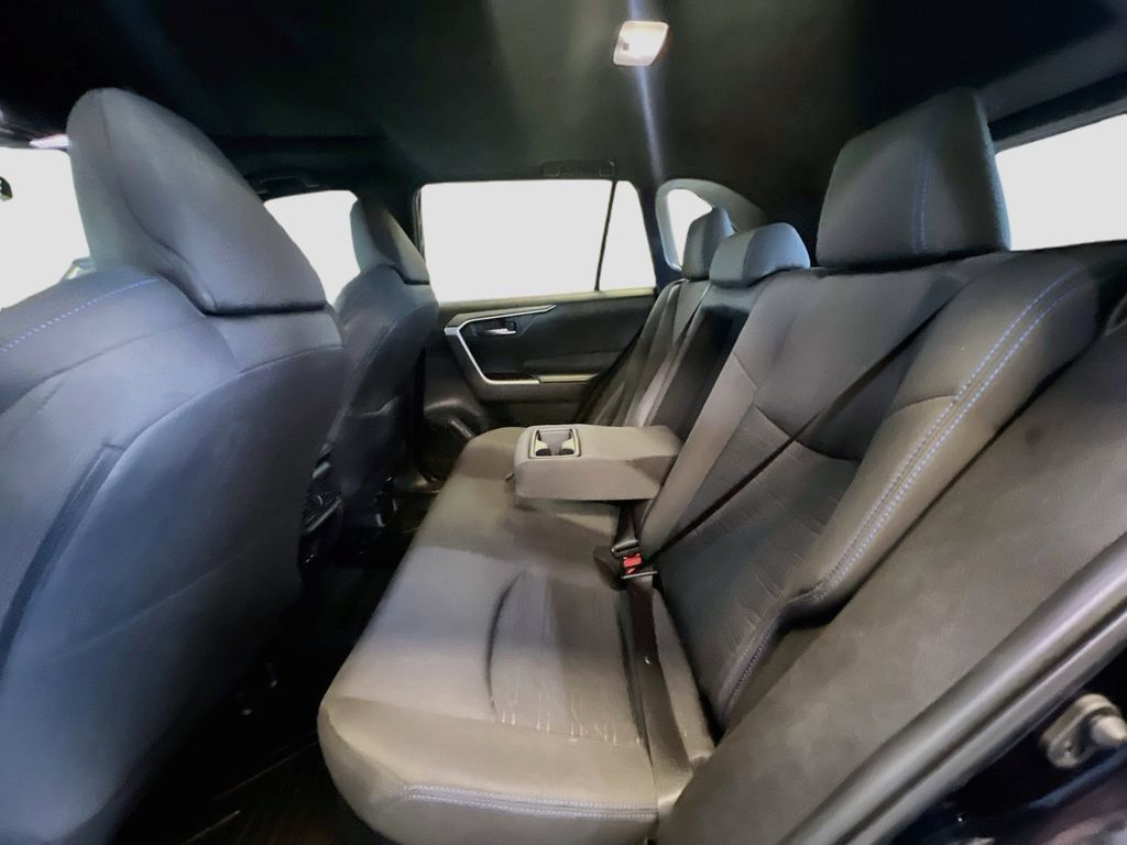 Used 2022 Toyota RAV4 SE w/ Convenience Package AWD/4WD image 23
