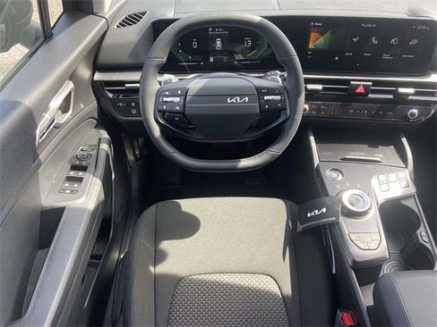 New 2026 Kia Sportage LX image 9
