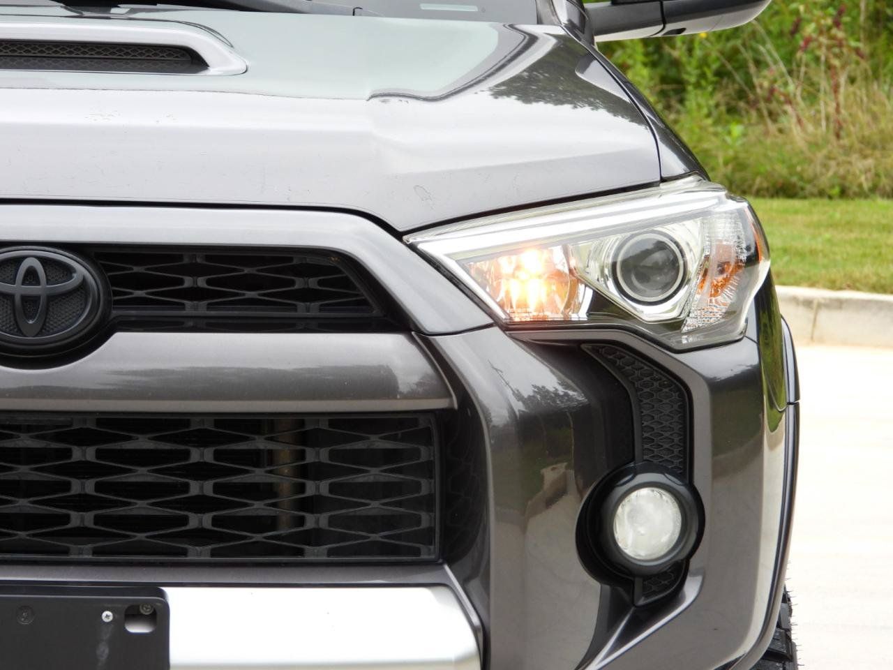 Used 2018 Toyota 4Runner TRD Off-Road Premium AWD/4WD image 60