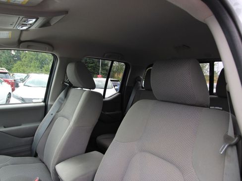 Used 2017 Nissan Frontier SV w/ SV Value Truck Package image 12