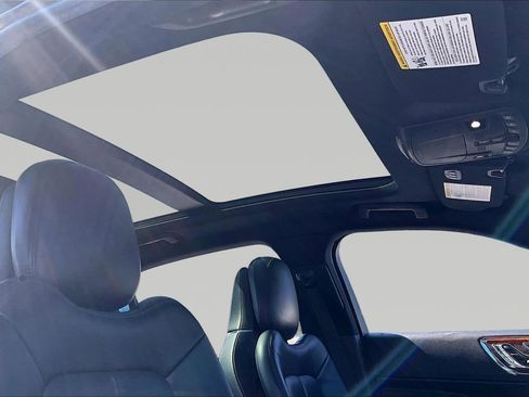 Used 2018 Lincoln Continental Reserve w/ Continental Climate Package image 27