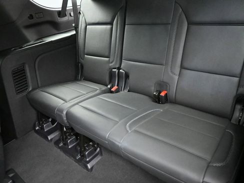 Certified 2025 GMC Yukon XL Denali image 11