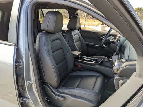 Used 2025 Chevrolet Equinox LT w/ Convenience Package II image 46