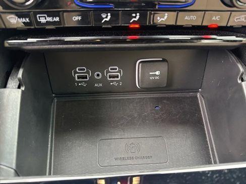 Used 2025 Jeep Grand Cherokee L Limited w/ Luxury Tech Group II image 25