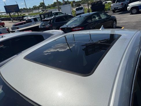 Used 2011 Buick LaCrosse CXS FWD image 8