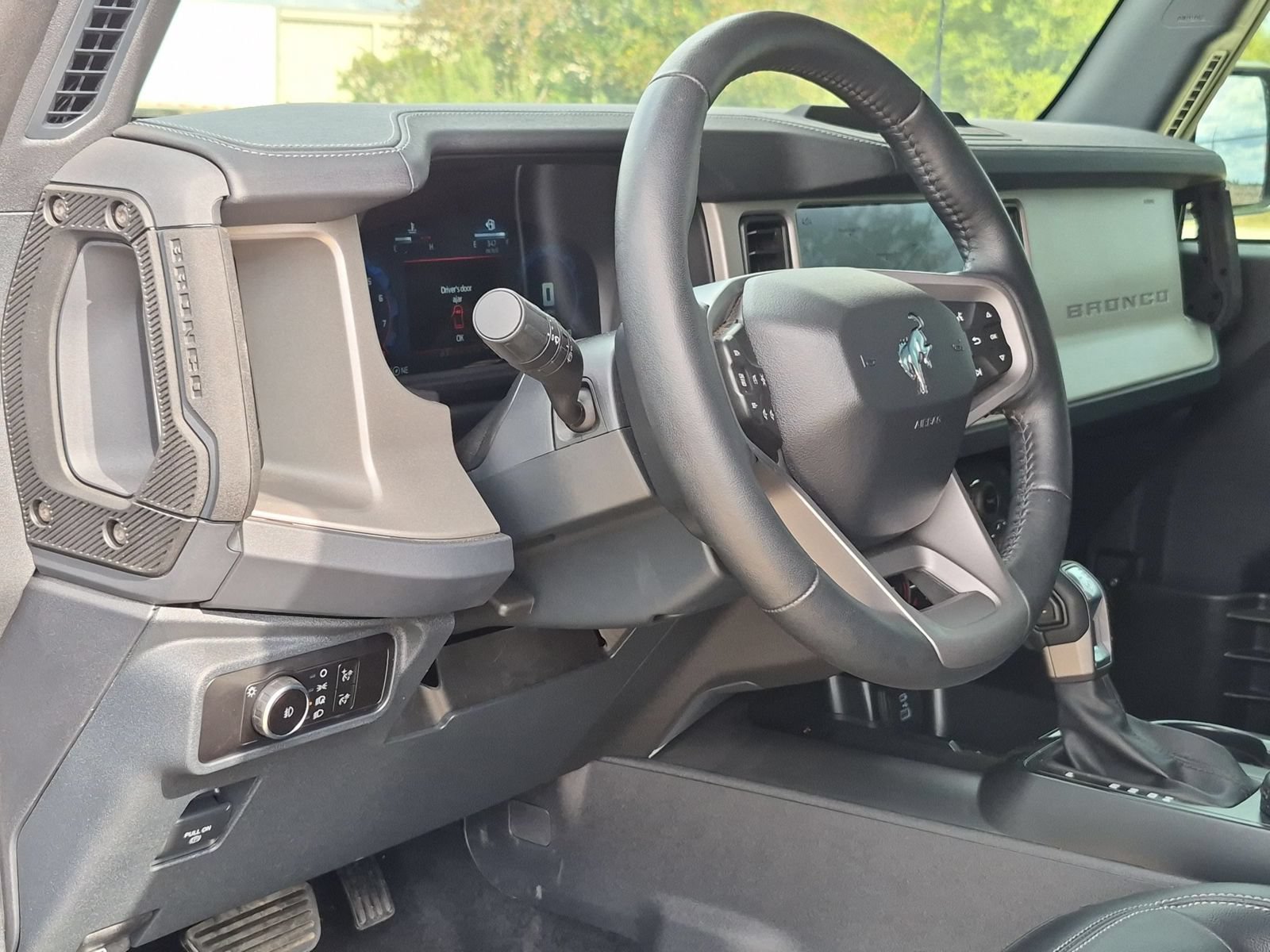 Used 2025 Ford Bronco Outer Banks AWD/4WD image 10