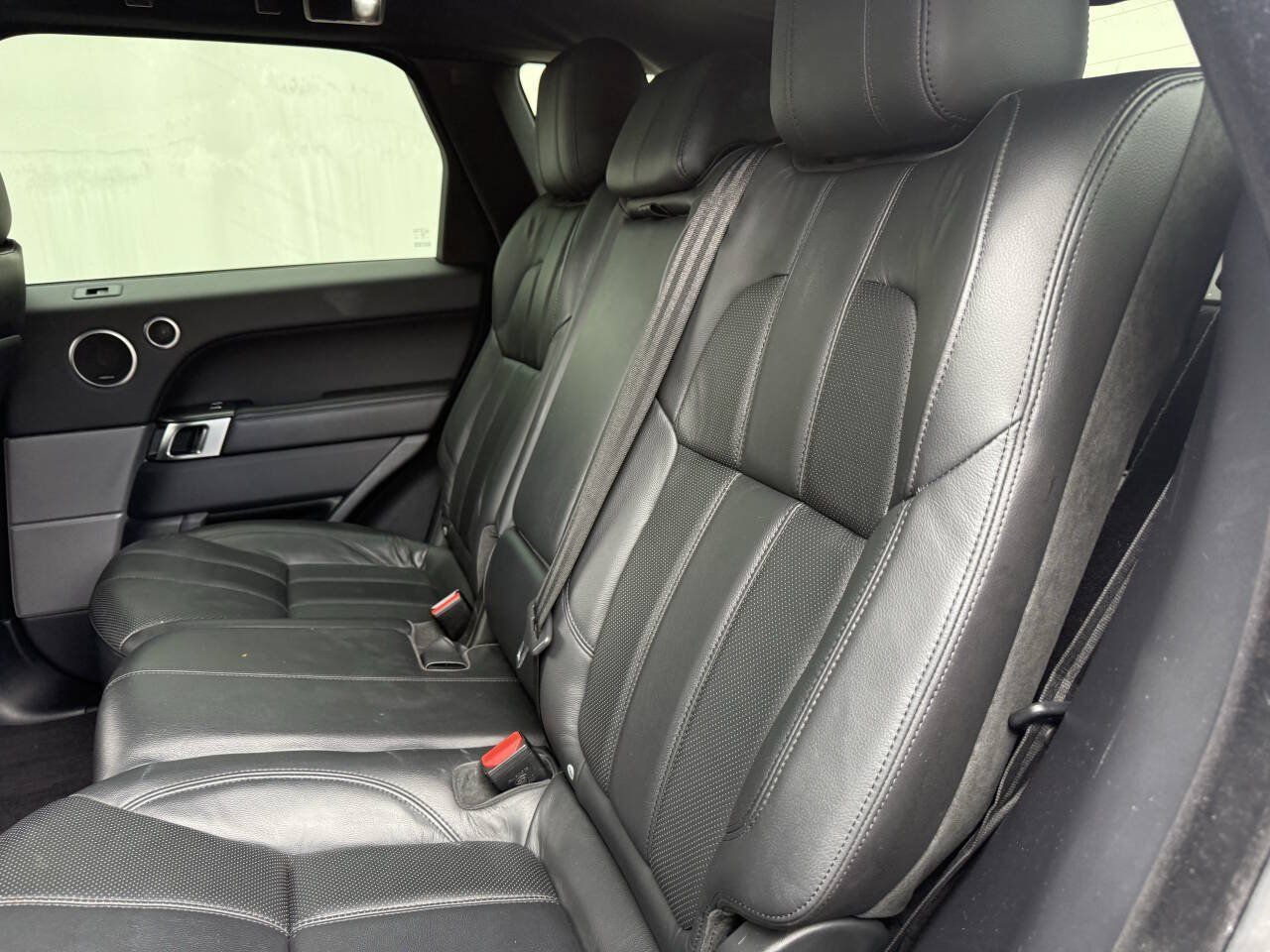 Used 2016 Land Rover Range Rover Sport SE AWD/4WD image 19