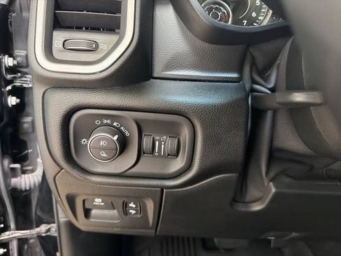 Used 2020 RAM 1500 Laramie AWD/4WD image 18