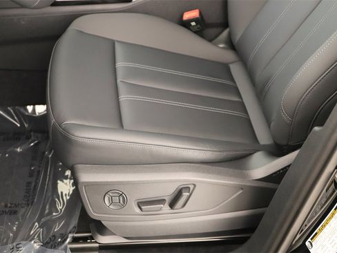 New 2025 Audi Q5 Premium image 25