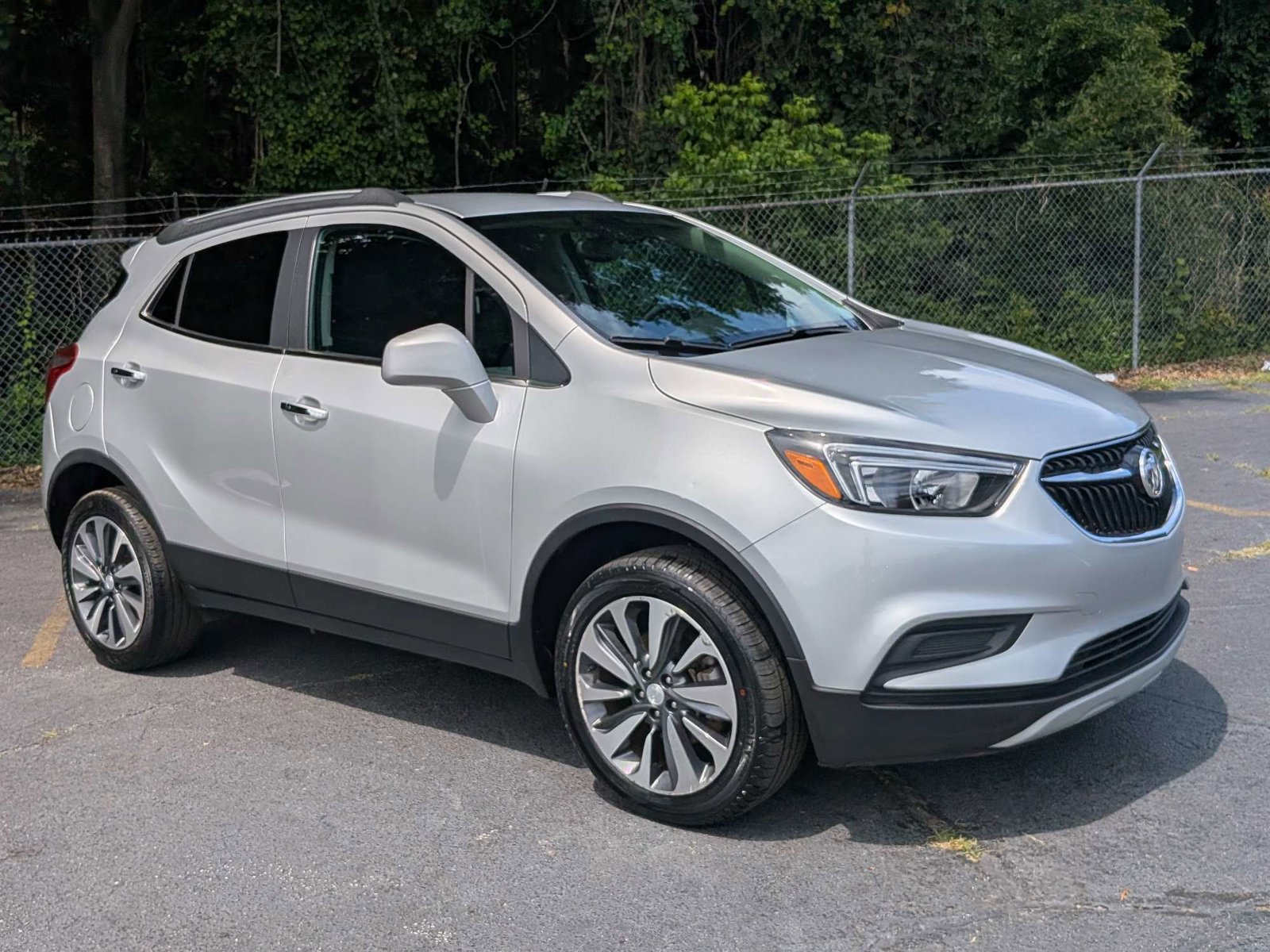 Used 2022 Buick Encore Preferred w/ Safety Package AWD/4WD image 2