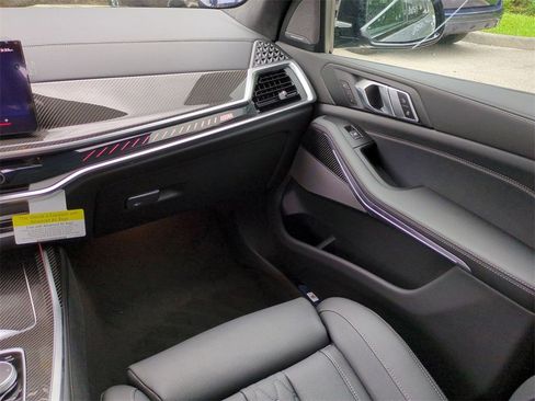 New 2026 BMW X7 M60i image 15