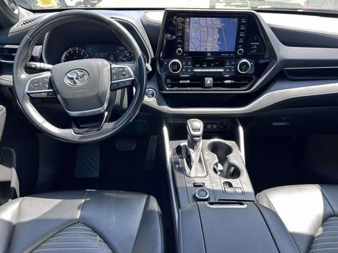 Used 2021 Toyota Highlander XSE AWD/4WD image 18