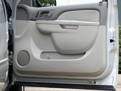 Used 2013 Chevrolet Tahoe LT w/ Texas Edition RWD image 38