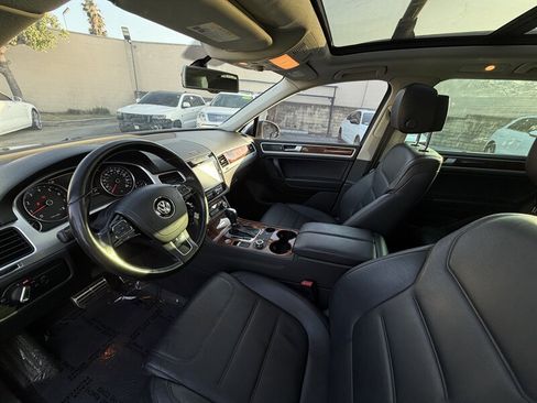 Used 2012 Volkswagen Touareg Hybrid image 44