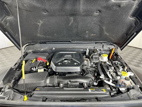 Used 2022 Jeep Wrangler Sahara image 31