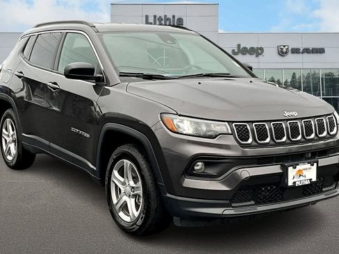 Used 2024 Jeep Compass Latitude image 27