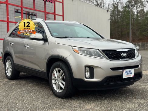Used 2015 Kia Sorento LX image 10